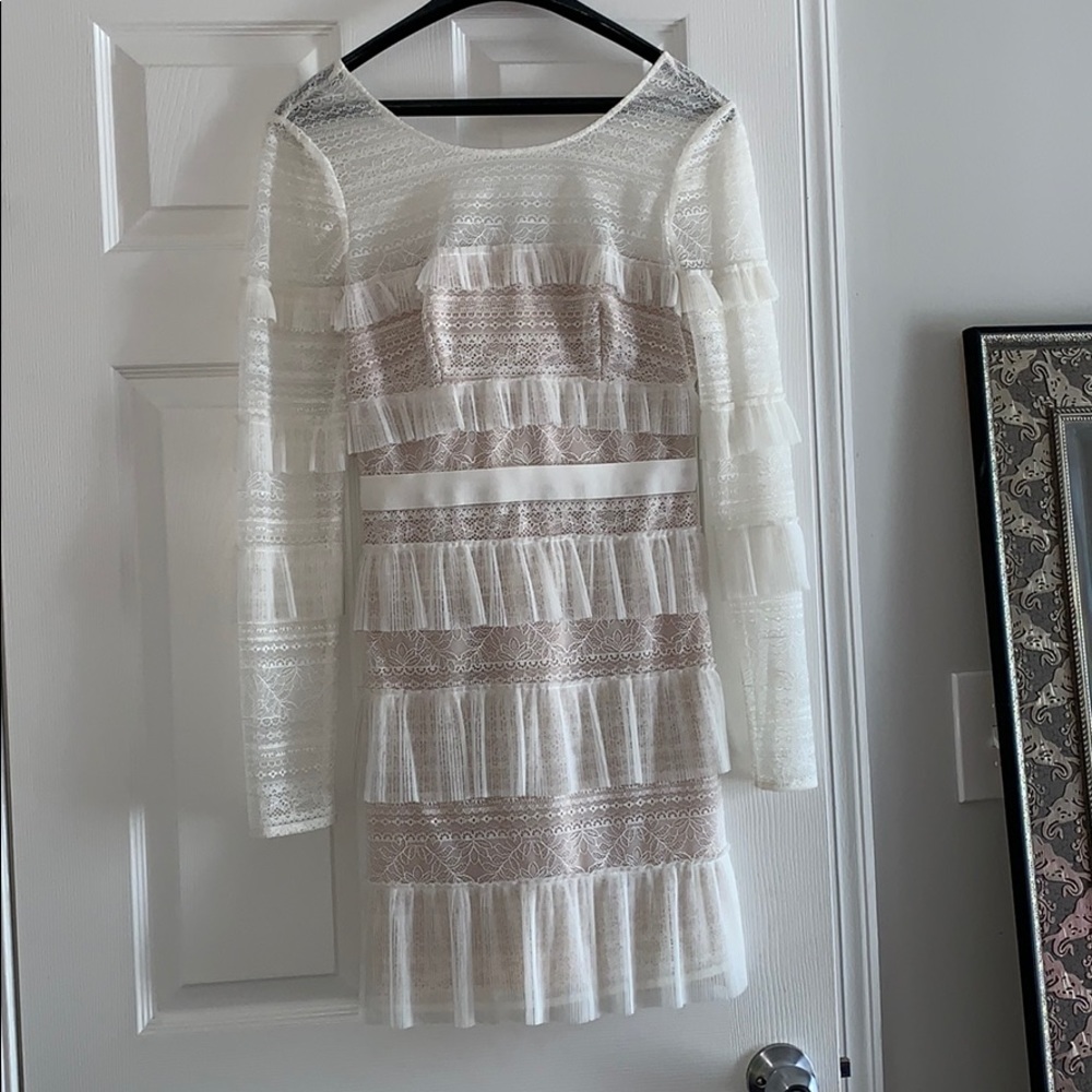 BCBG Beautiful White Lace Dress✨